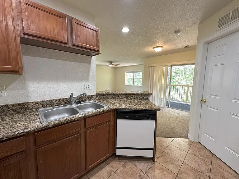 4600 E Moody Blvd #10H — Photo 10