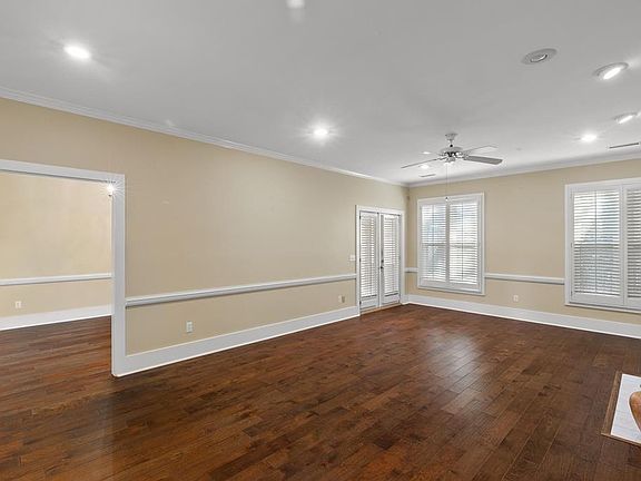 2nd image of 22 Ballestone Ct