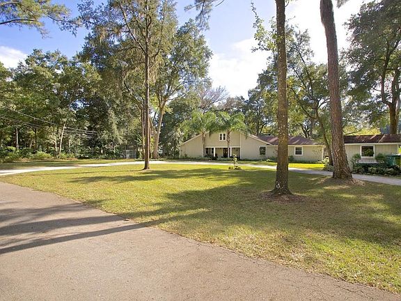 Street View of Front Yard