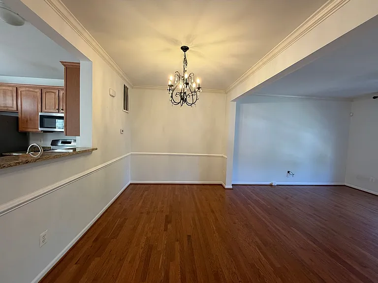 829 Rainier Rd — Photo 17