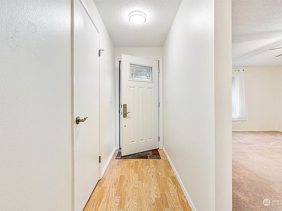 3rd image of 805 NE 150th Avenue