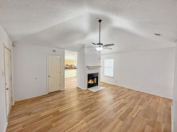5th image of 1802 Baylor Dr