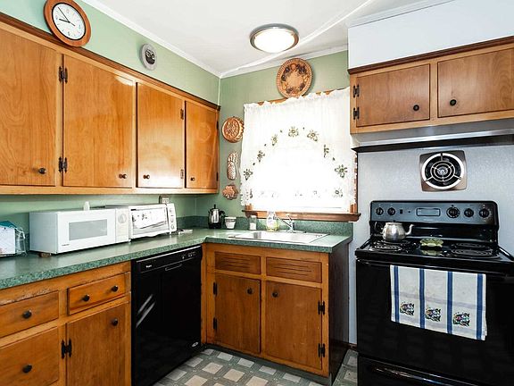 4th image of 50 Winnie Ct