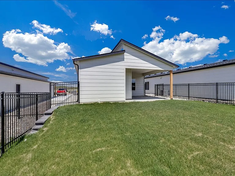 3440 E Thunder St — Photo 27