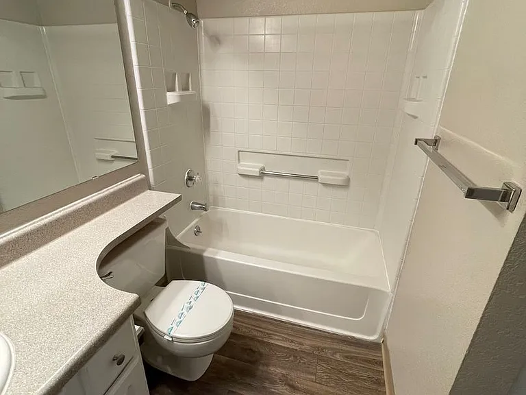 Signature Apartments — Photo 24
