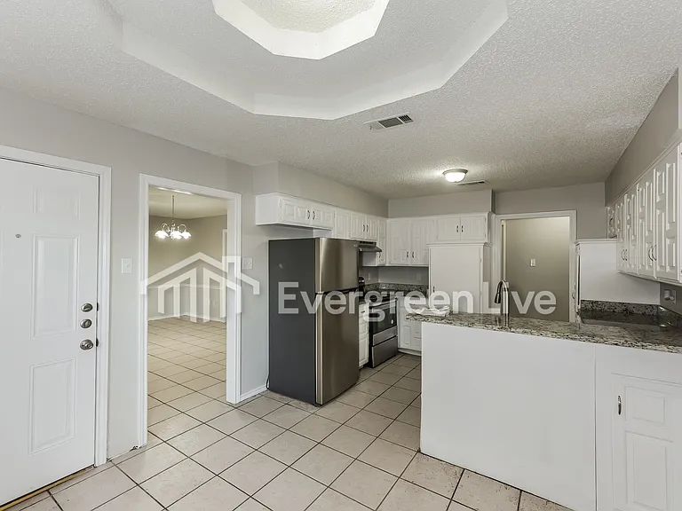 2401 Willow Oak Dr — Photo 5