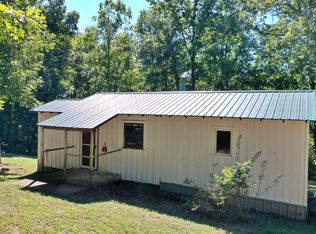 2216 Crooked Creek Rd, Lobelville, TN 37097