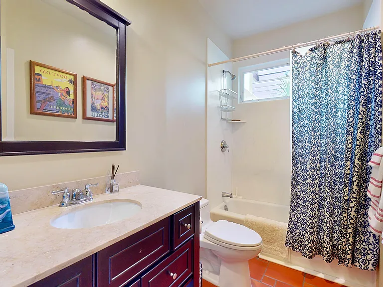 Bunk Room Bathroom