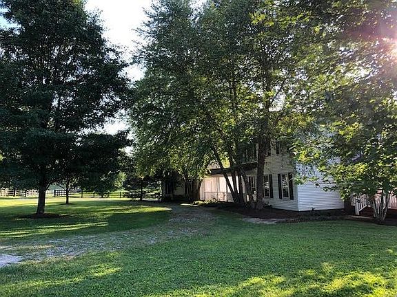 2nd image of 216 Windom Ln
