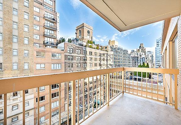 4th image of 200 E 69th St APT 8E