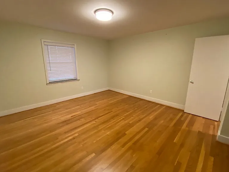 4030 Forest Hill Ave #8 — Photo 7