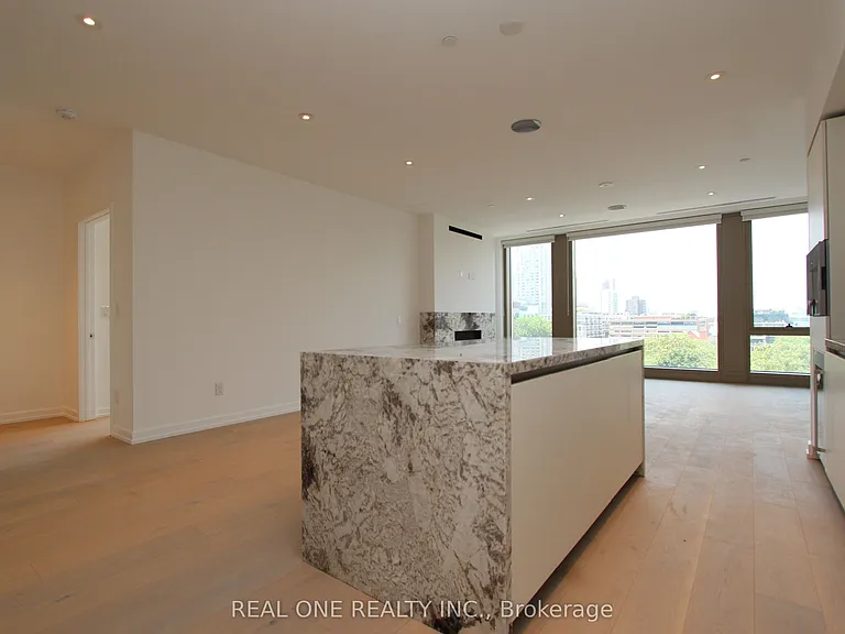 1315 Bay St #804 — Photo 7