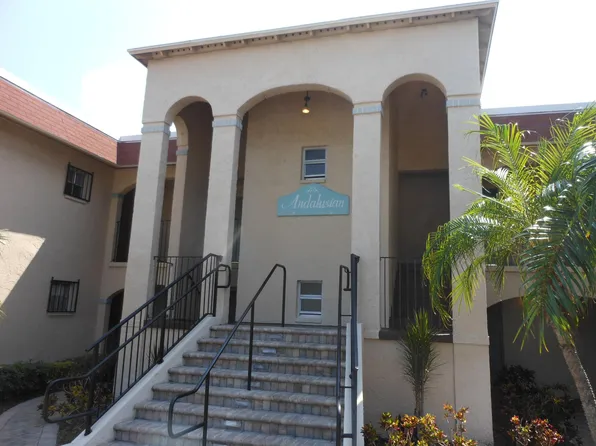 8151 Blind Pass Rd APT 18, Saint Pete Beach, FL 33706