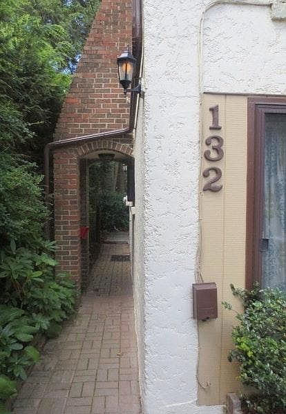 Entry arch