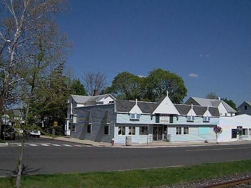 1st image of 49 E Railroad Ave