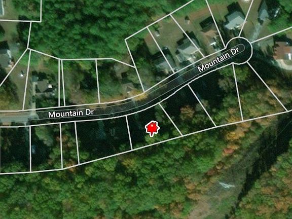 3rd image of 426 Mountain Dr