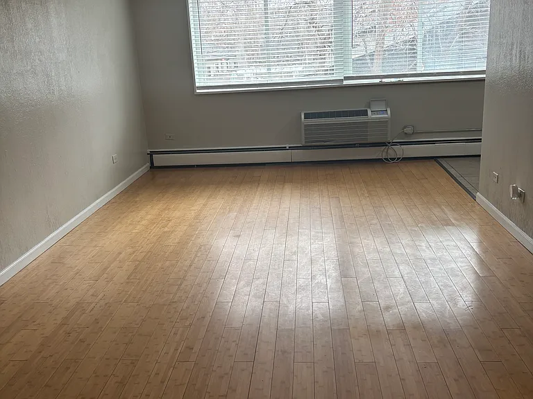 Lori Urban Flats — Photo 26