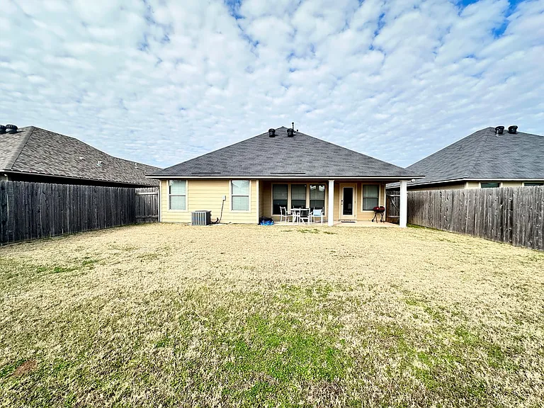 3825 Pickering Pass — Photo 16