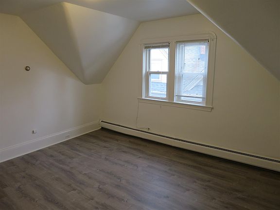 3rd image of 207 Highland Ave