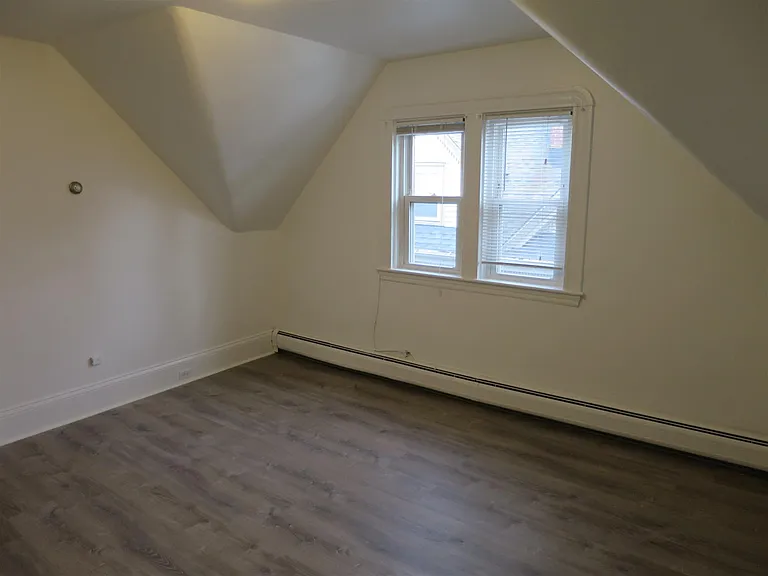 203 Highland Ave — Photo 5