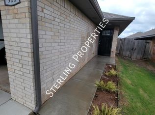 911 Coles Creek Ln, Yukon, OK 73099