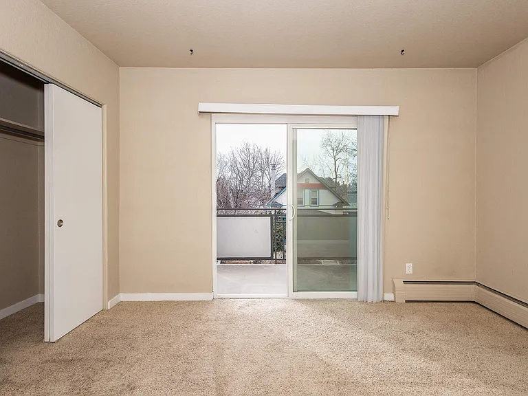 66 S Clarkson St — Photo 36