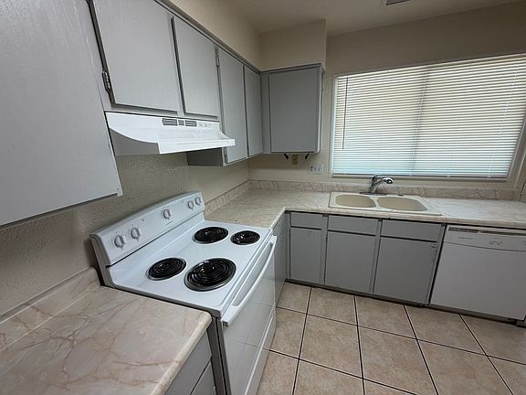 4th image of 6119 N 31st Ave