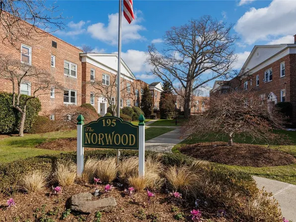 195 N Village #B25, Rockville Centre, NY 11570