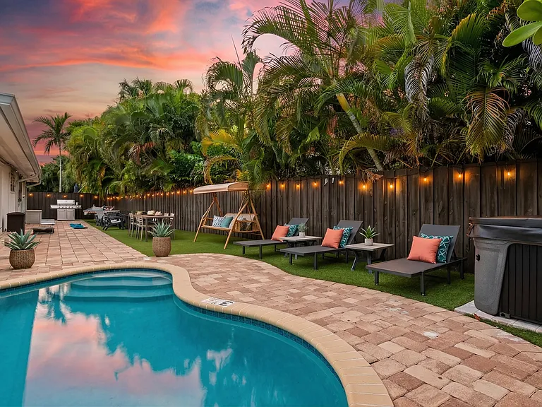 1217 Seabreeze Blvd — Photo 48