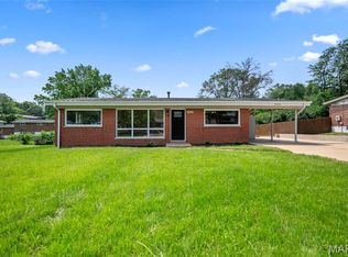 9438 Laguna Dr, Saint Louis, MO