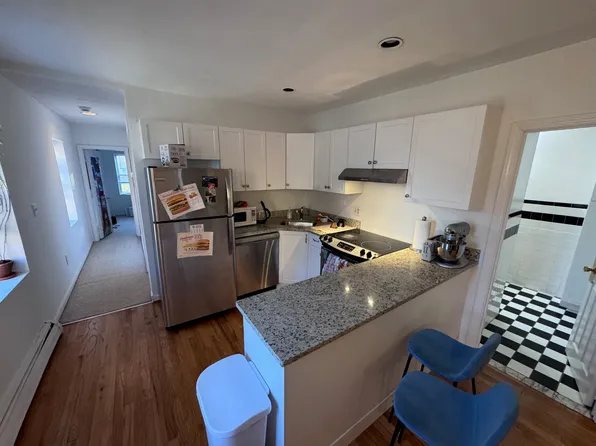 20 Saint Cyprians Pl #3L, Boston, MA 02120