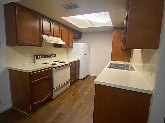 5th image of 3722 Thornberry Ct