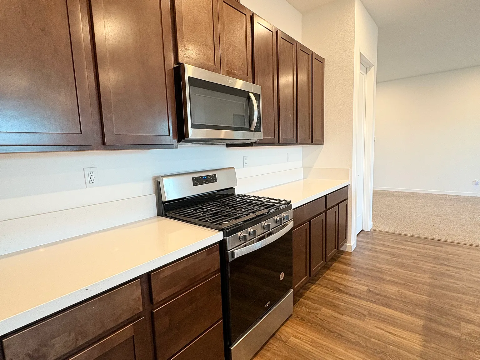 3 bed, 2140 sqft, $2,800 — Photo 4