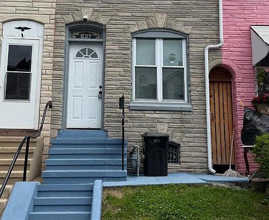 2nd image of 837 Locust St