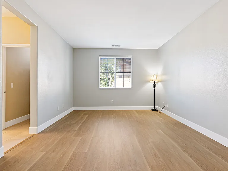 5909 Viking Way — Photo 11