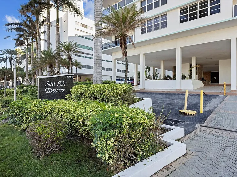 3725 S Ocean Dr #719 — Photo 2