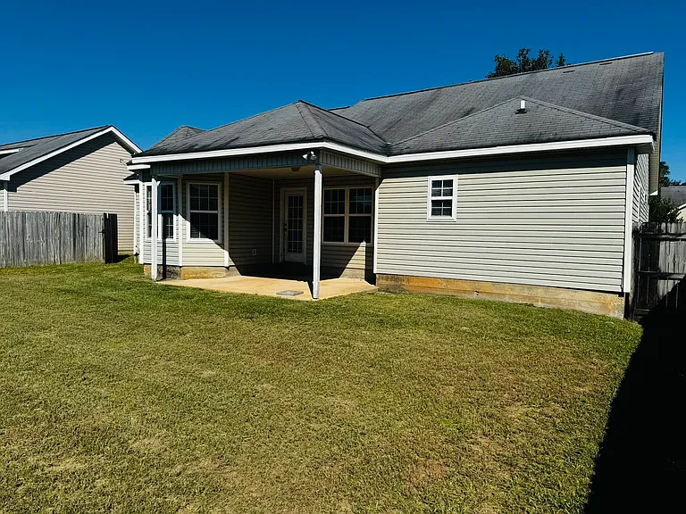 203 Camelot Pl — Photo 23