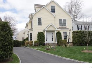 16 Auburn St, Norwalk, CT 06854