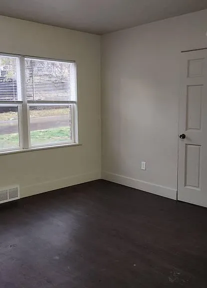712 Bancroft St #1 — Photo 6