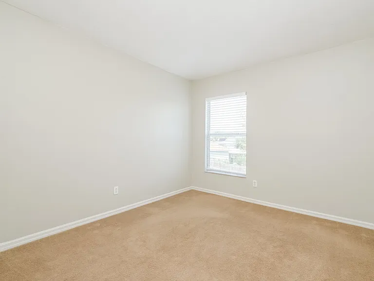 10621 Navigation Dr — Photo 13