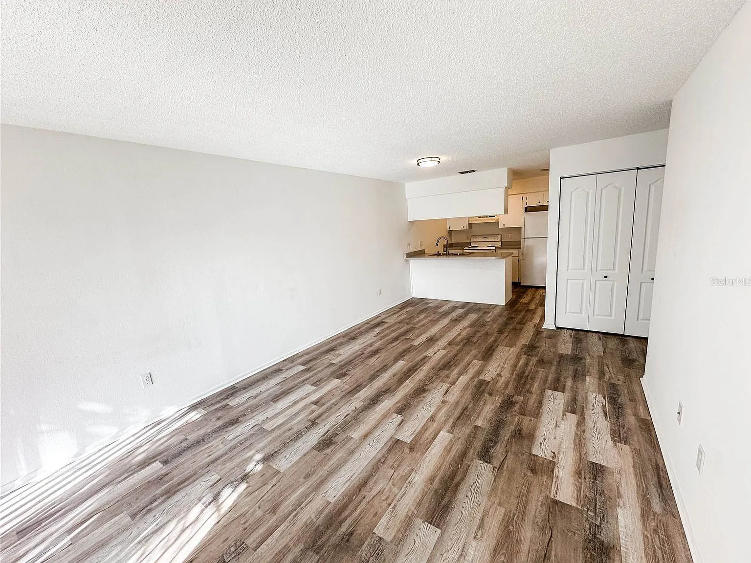 2 bed, 1008 sqft, $1,350 — Photo 4