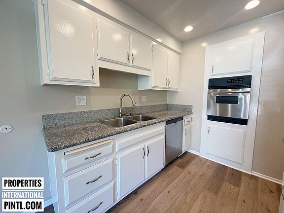 5th image of 1218 Pine St APT 205