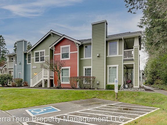 2nd image of 10518 221st Ln NE Unit 202