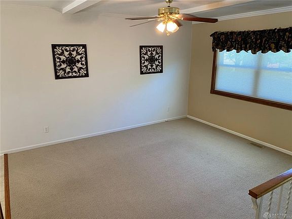 5th image of 324 Farnsworth Dr