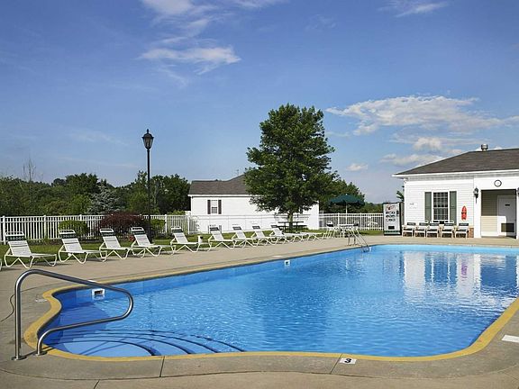 Berkley Manor Pool