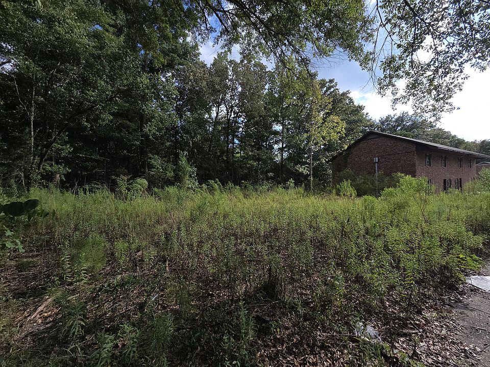2nd image of 124 Plantation Blvd #B