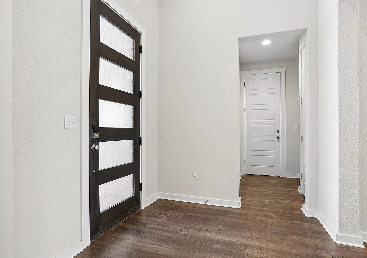 Beautiful 4 bedroom, 3.5 bathroom home in Buda — Photo 3