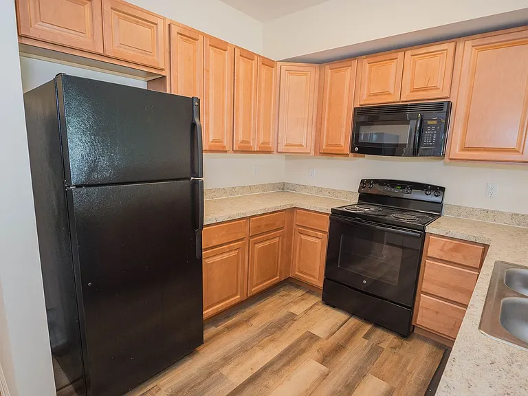 403 Parkview Ct — Photo 40