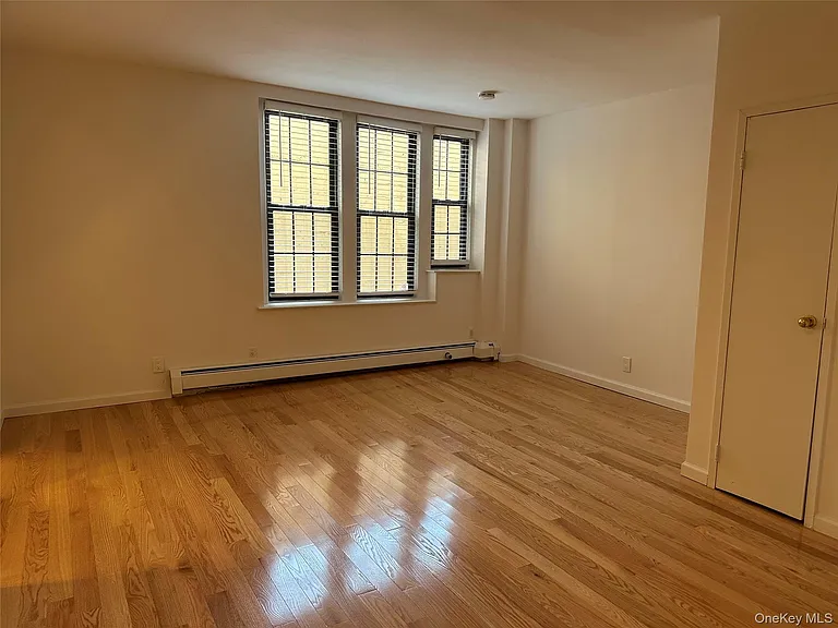 310 Riverside Blvd #2K — Photo 2