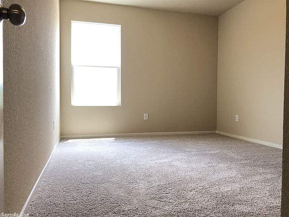 4th image of 18 Summer Wind Rd
